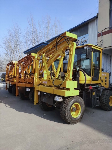 公路護(hù)欄打樁機(jī)